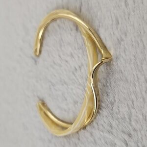 Gold faux marble plastic bracelet
